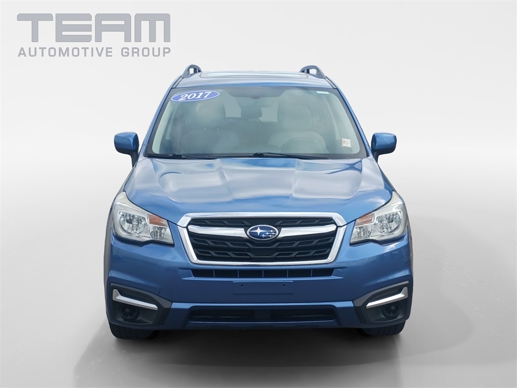 2017 Subaru Forester 2.5i Premium photo 2
