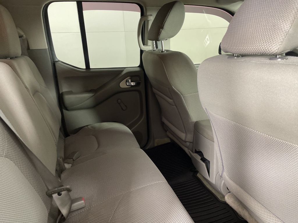 2015 Nissan Frontier S photo 15