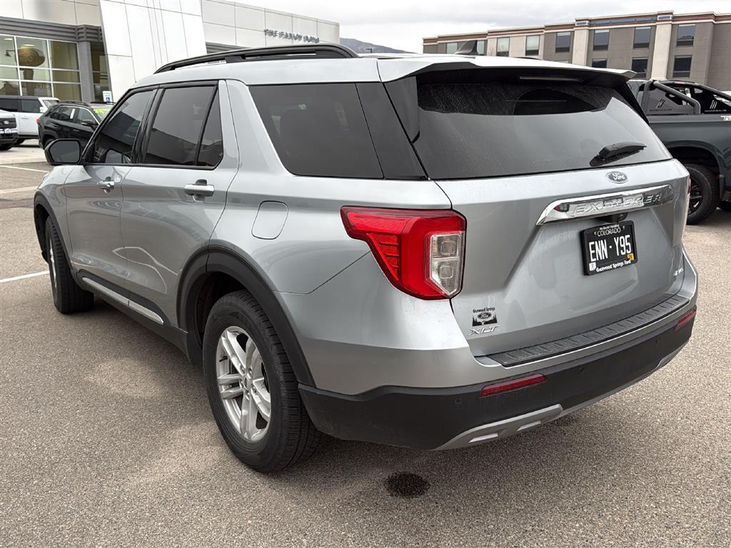 2023 Ford Explorer XLT photo 4