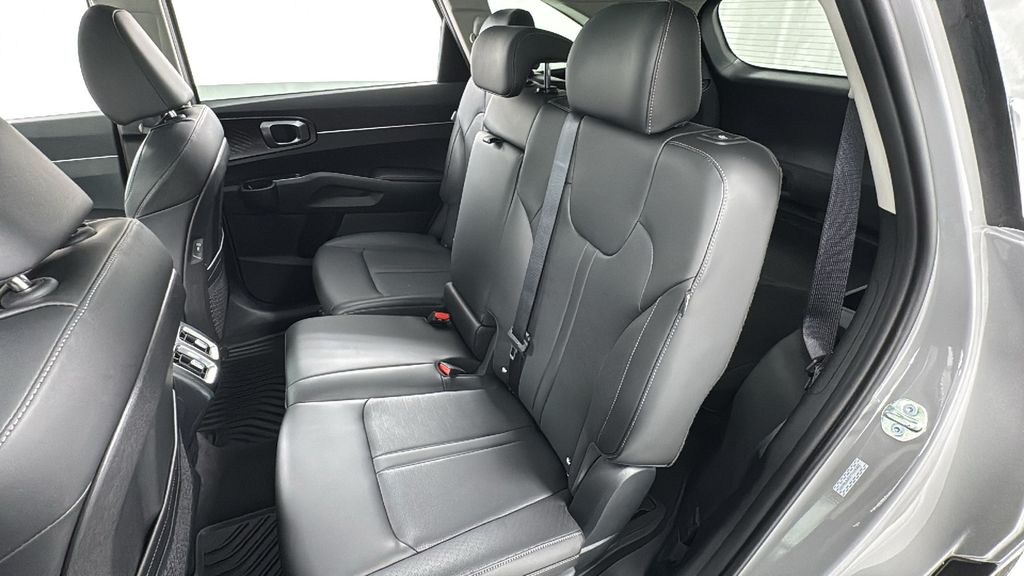 2026 Kia Sorento S photo 12