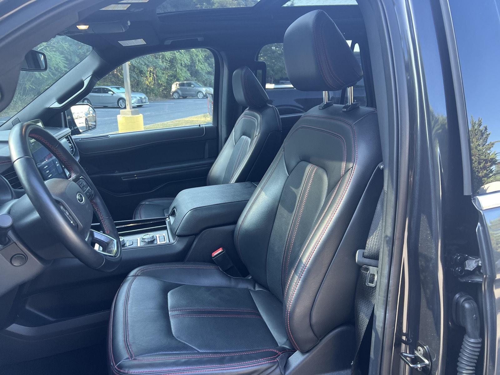 2022 Ford Expedition Limited photo 12