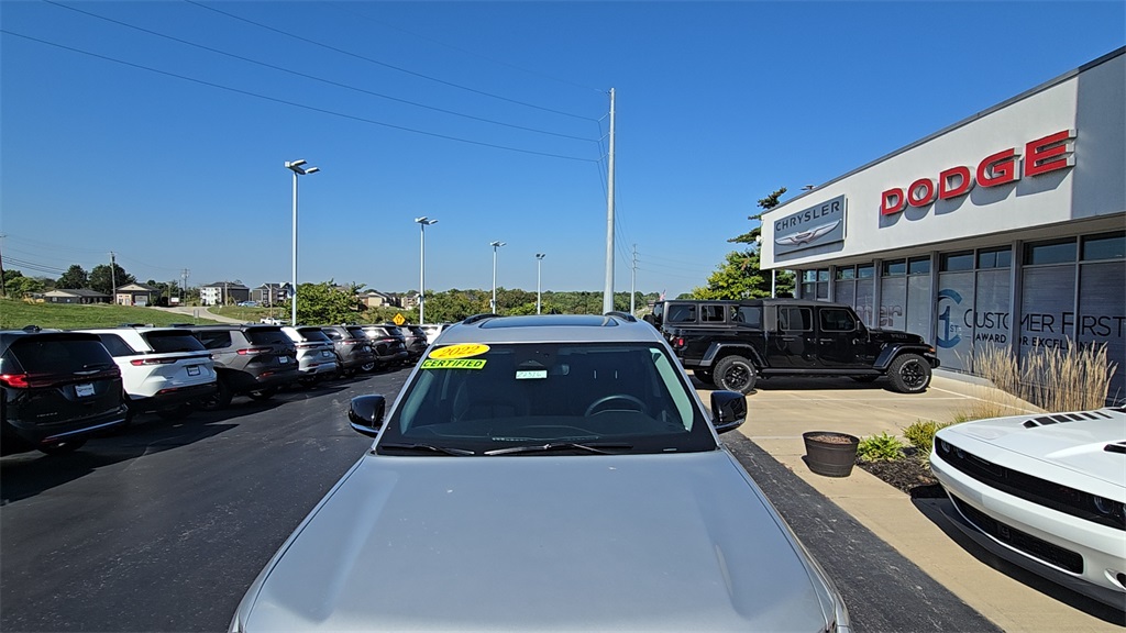 2022 Jeep Grand Cherokee Limited photo 4