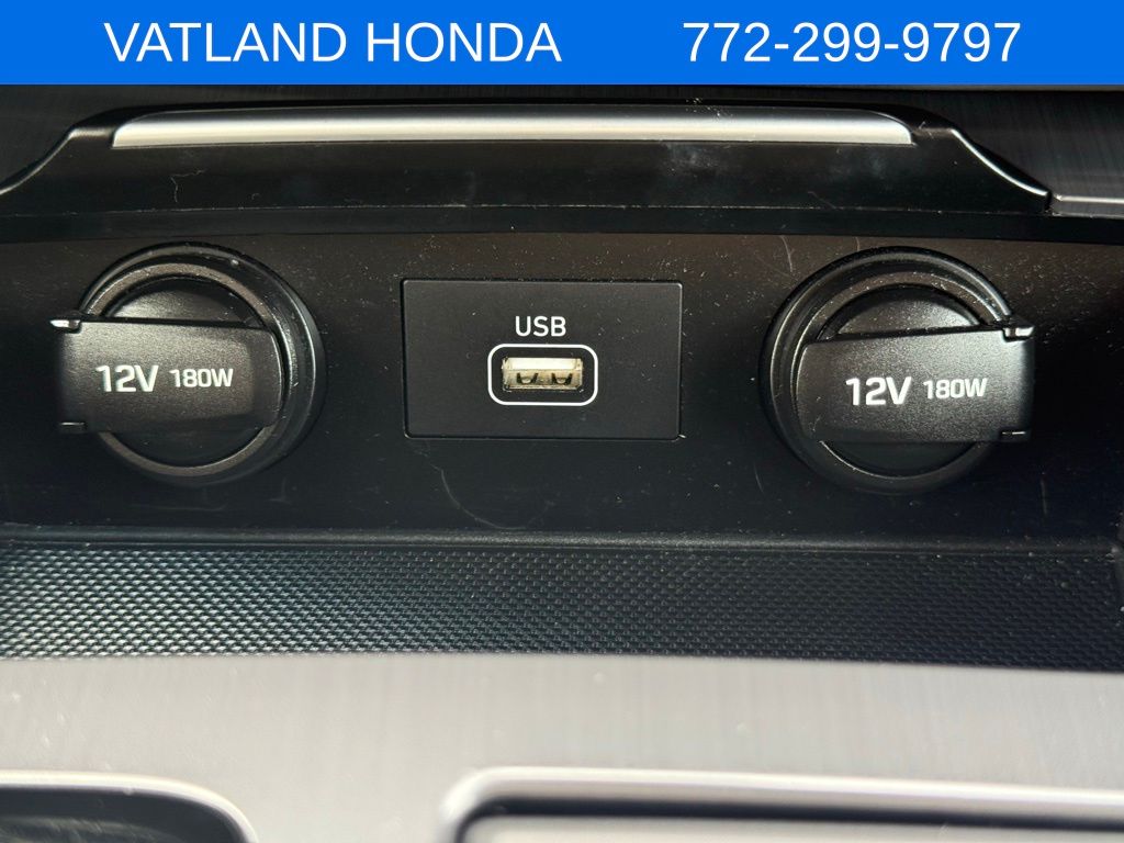 2020 Genesis G80 3.8 photo 15
