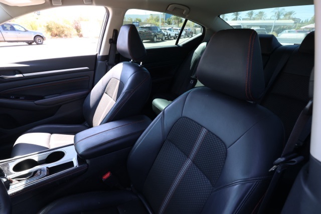 2023 Nissan Altima 2.5 SR photo 13
