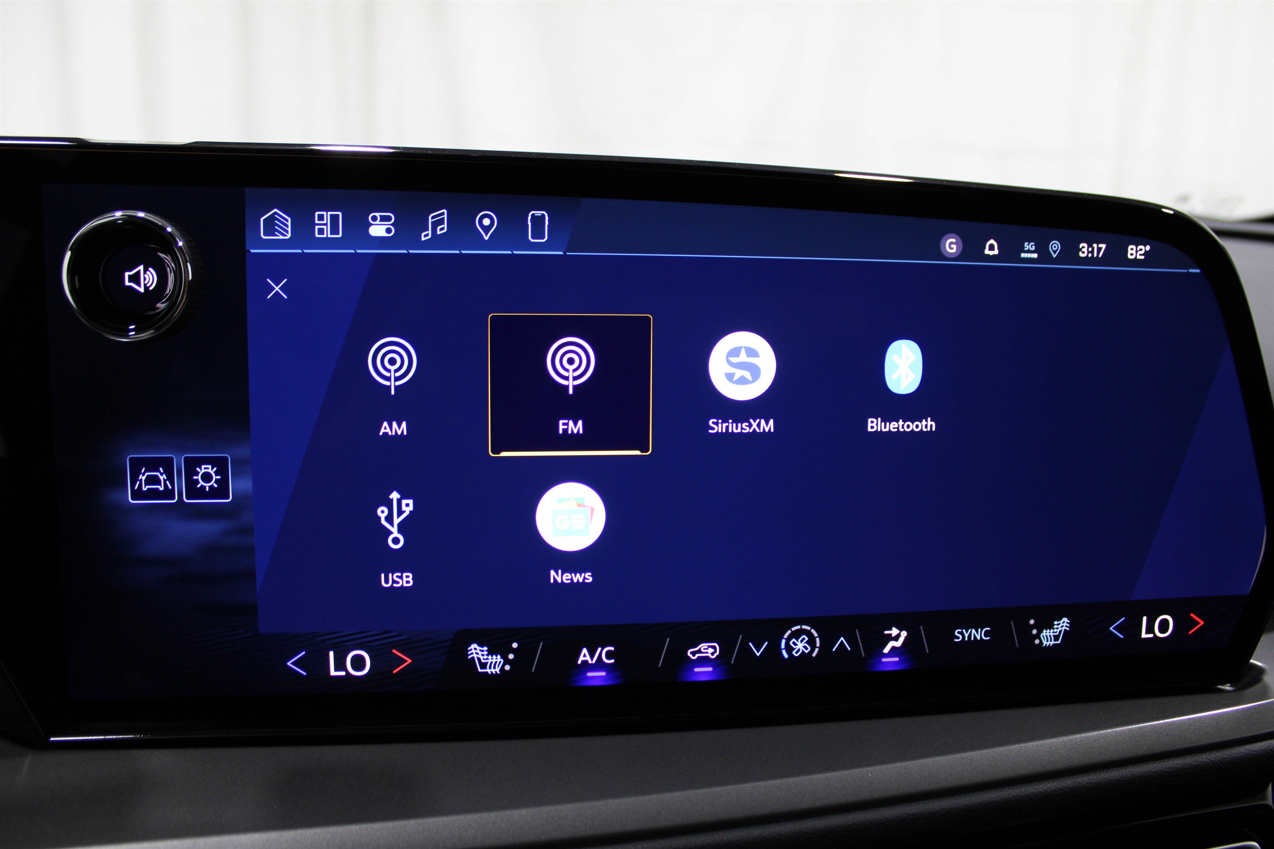 2026 Chevrolet Traverse photo 12