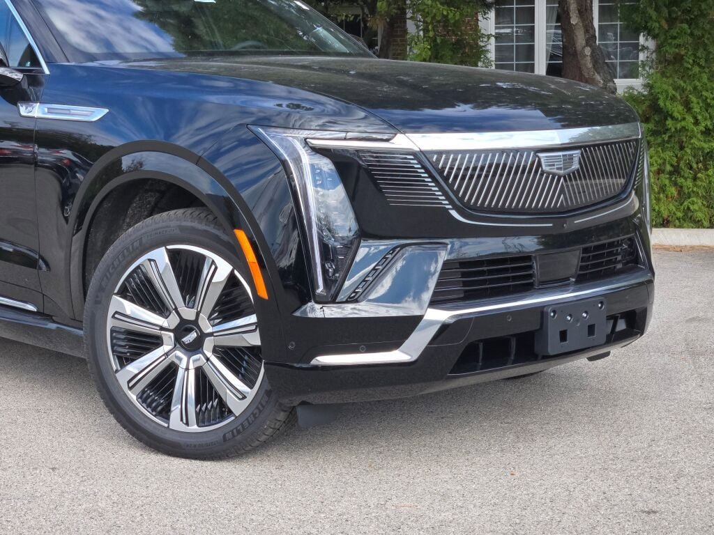 2026 Cadillac Escalade IQ Premium Luxury photo 2