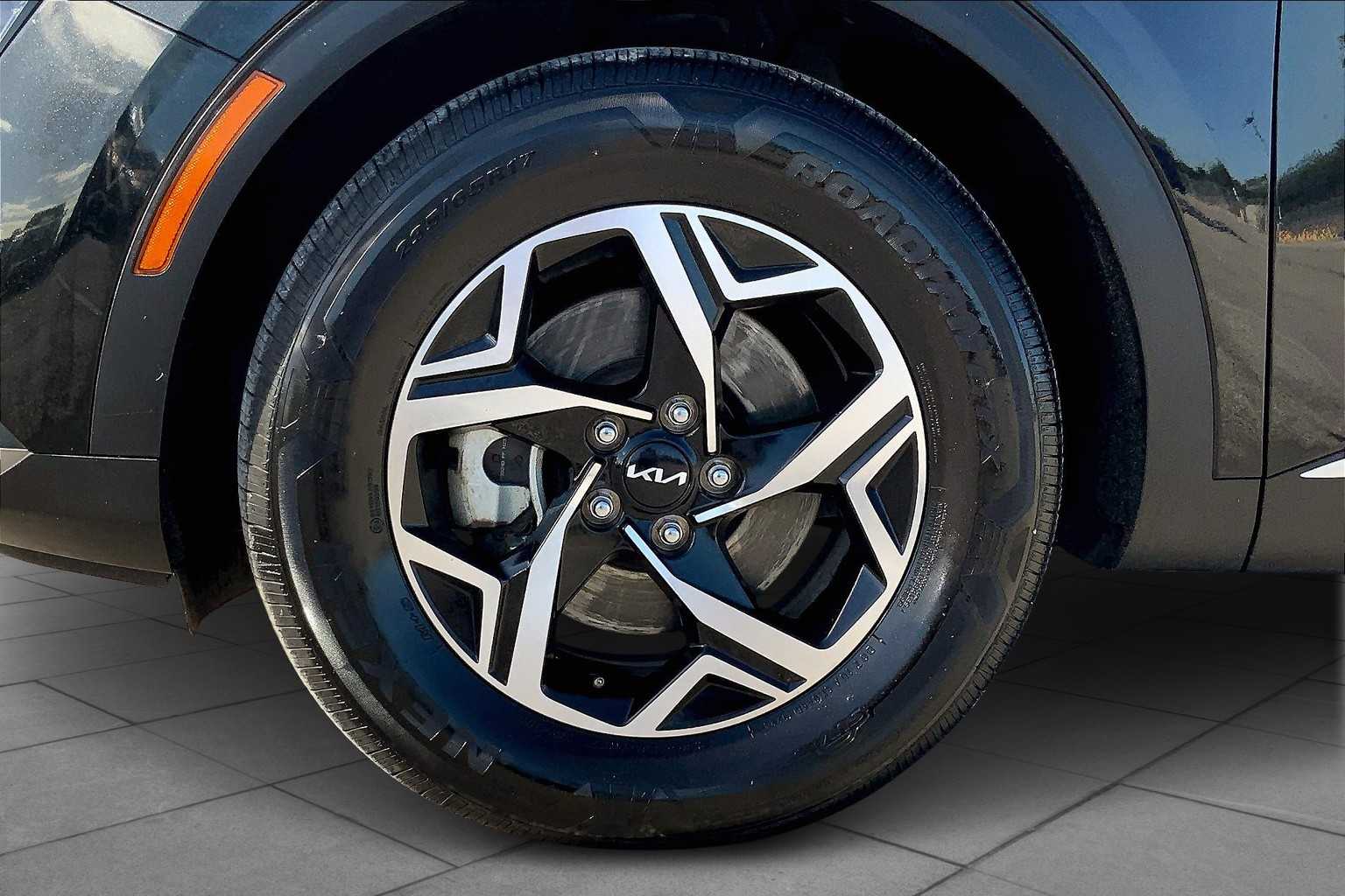 2024 Kia Sportage LX photo 10