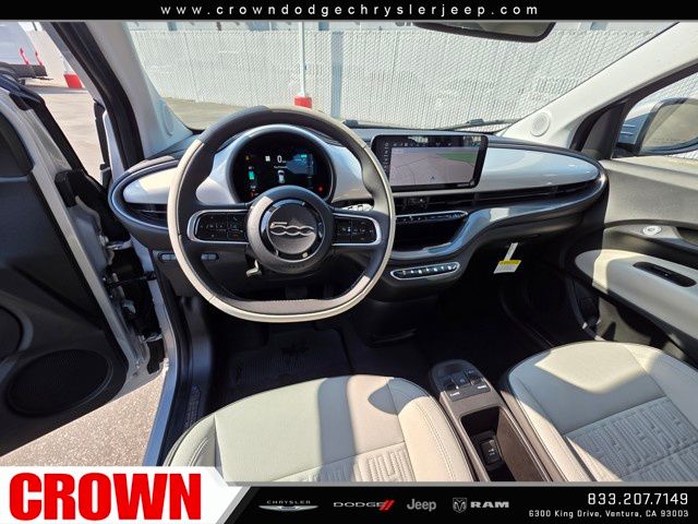2025 Fiat 500e La Prima photo 12