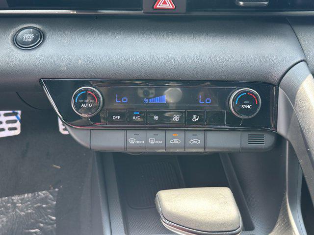2025 Hyundai Elantra SEL Sport photo 26