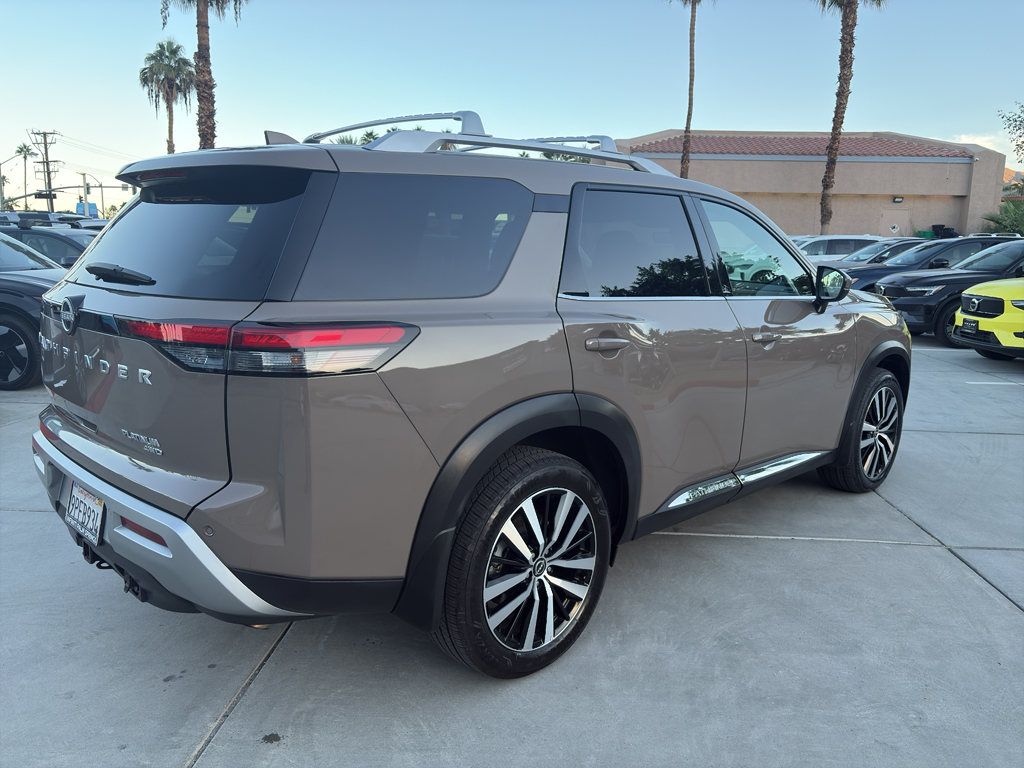 2024 Nissan Pathfinder Platinum photo 3