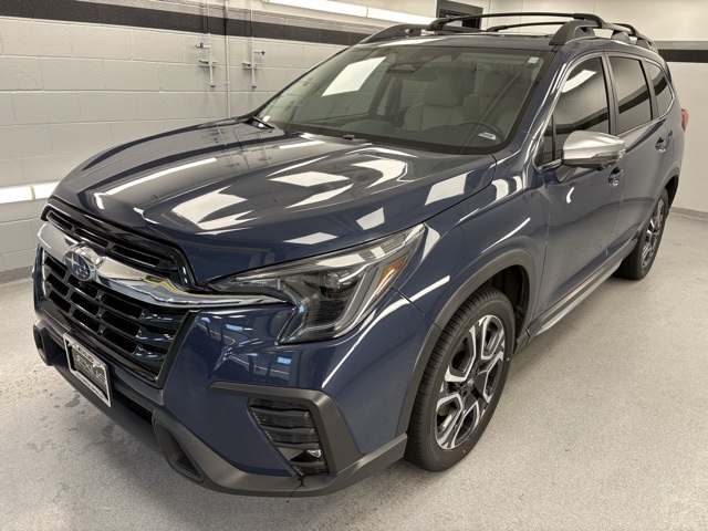 2023 Subaru Ascent Limited's photo