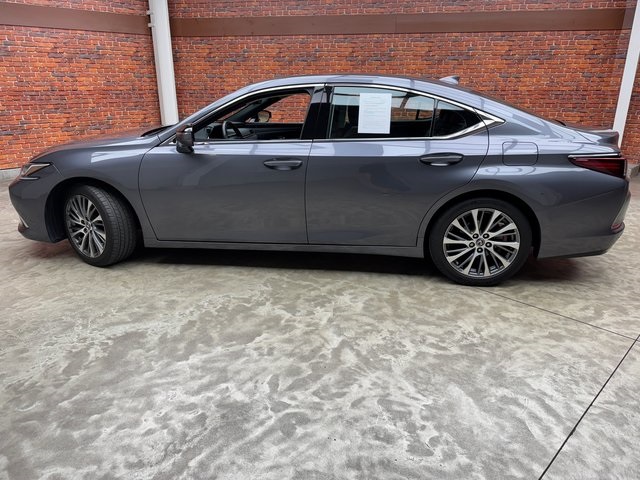 2019 Lexus ES 350 photo 2