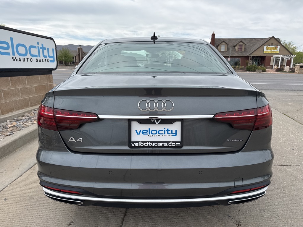 2022 Audi A4 45 S line Premium photo 4