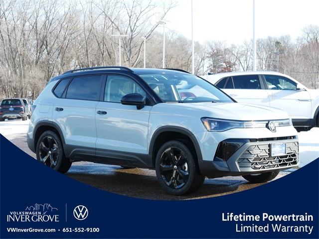 2026 Volkswagen Taos SE Black's photo