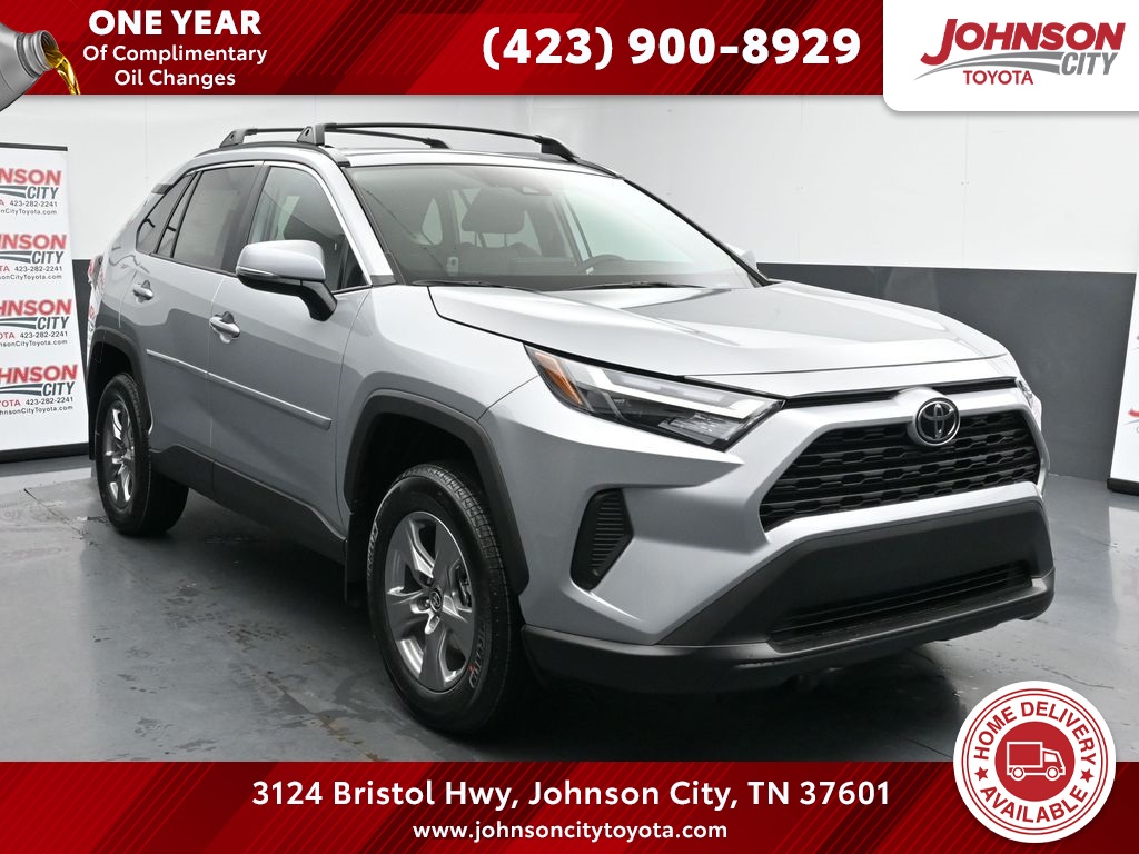 2025 Toyota RAV4 XLE's photo