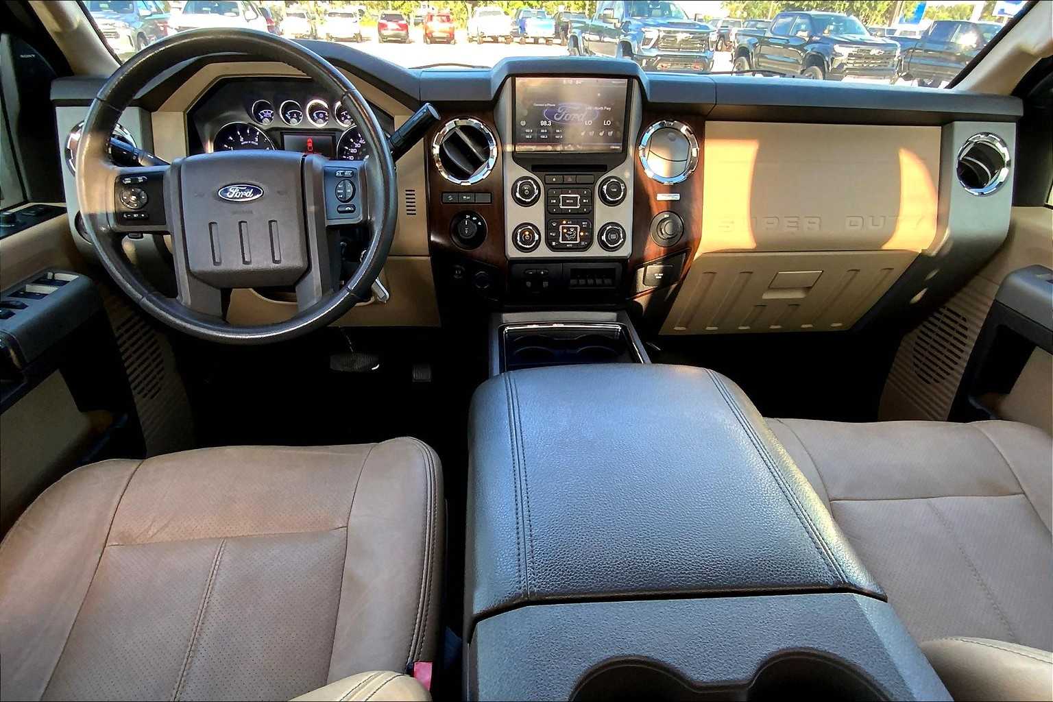 2016 Ford F-250 Lariat photo 14