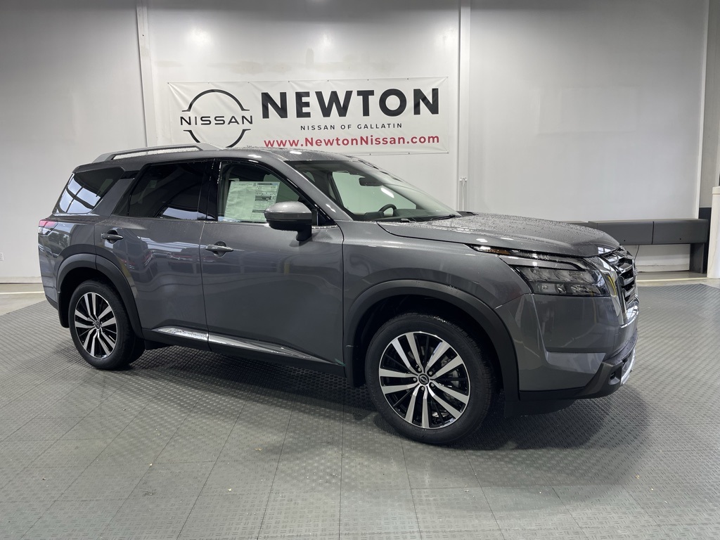 2025 Nissan Pathfinder Platinum's photo