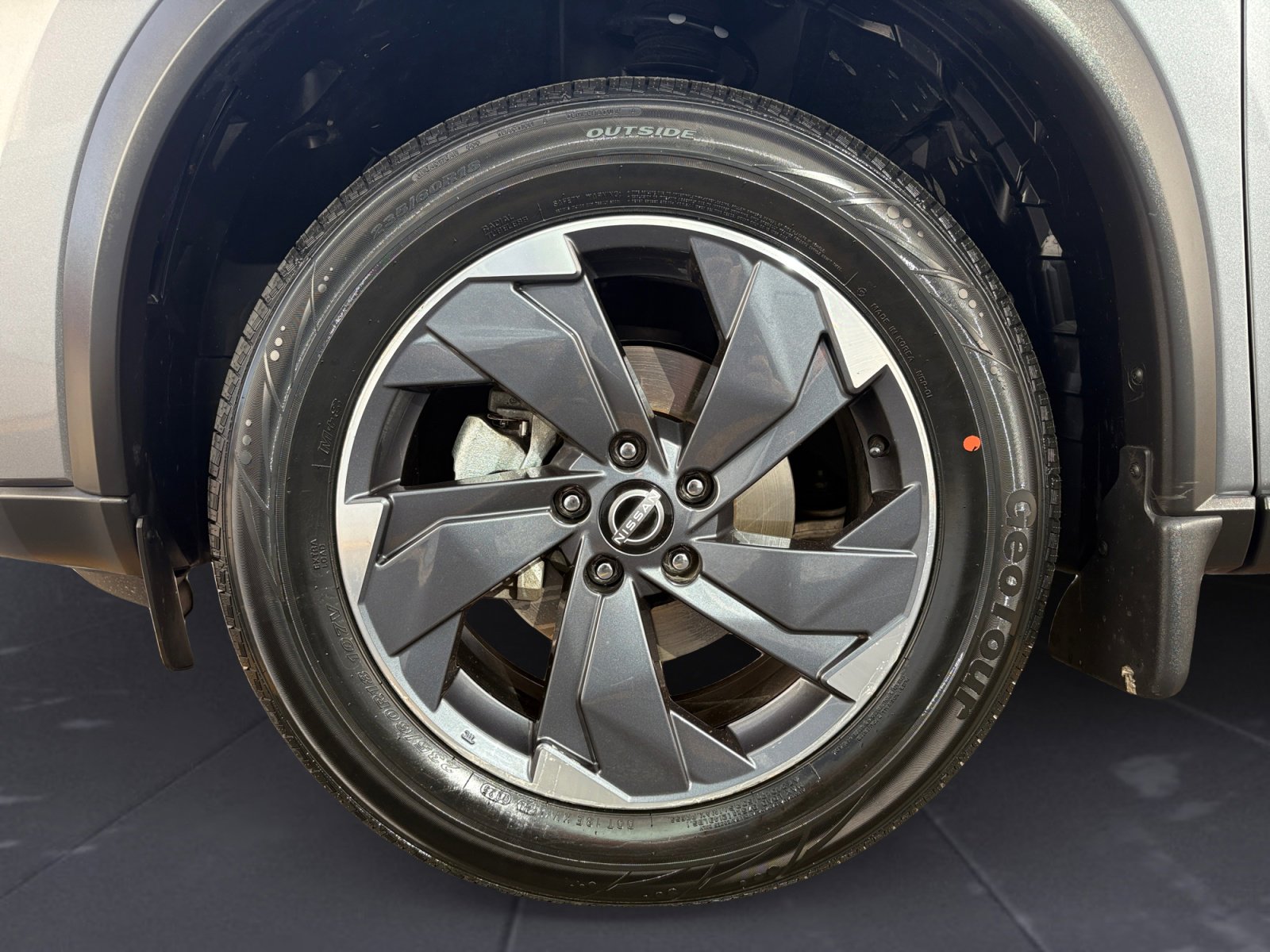 2024 Nissan Rogue SV photo 37