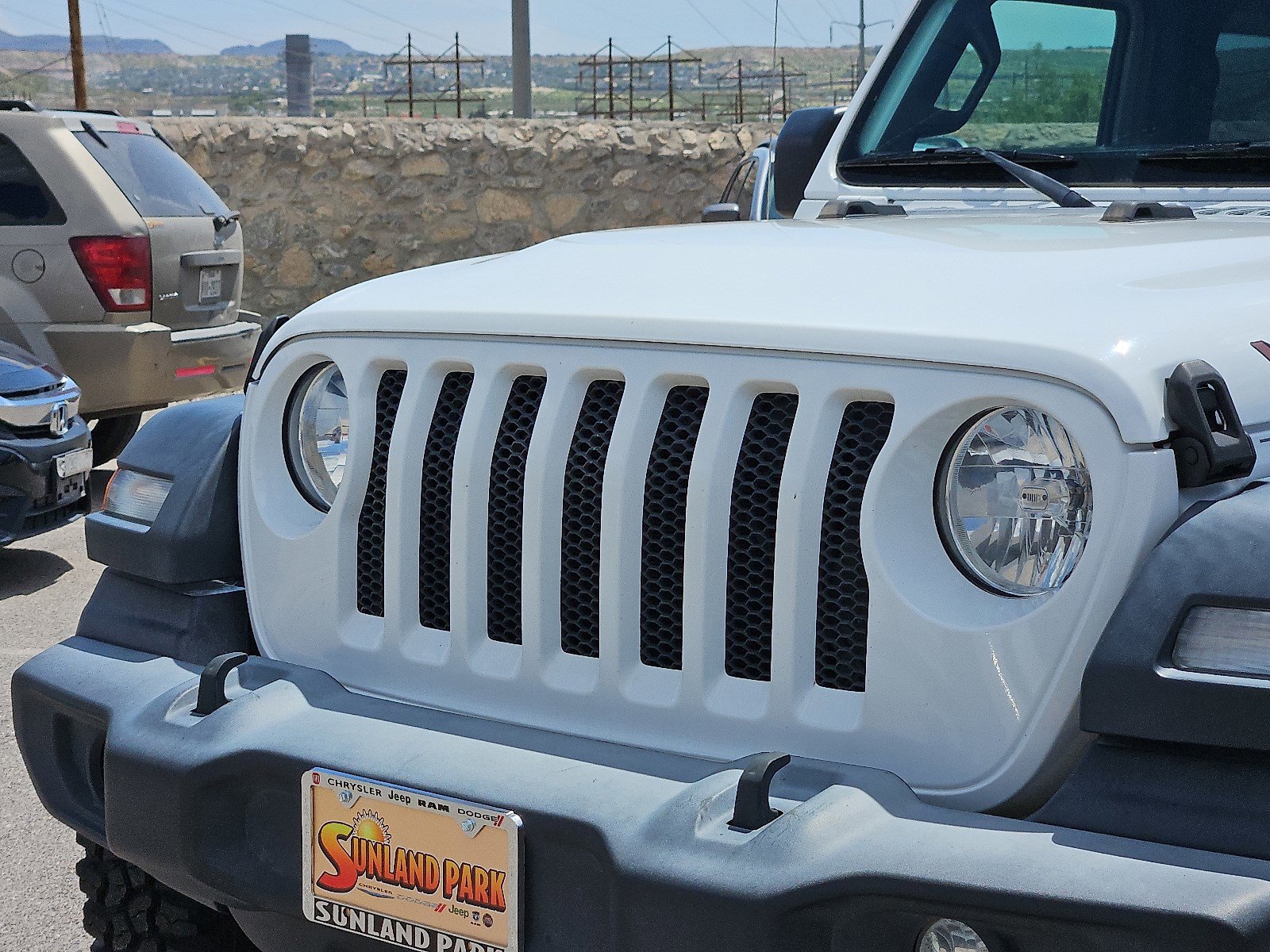 2020 Jeep Wrangler Sport S photo 3