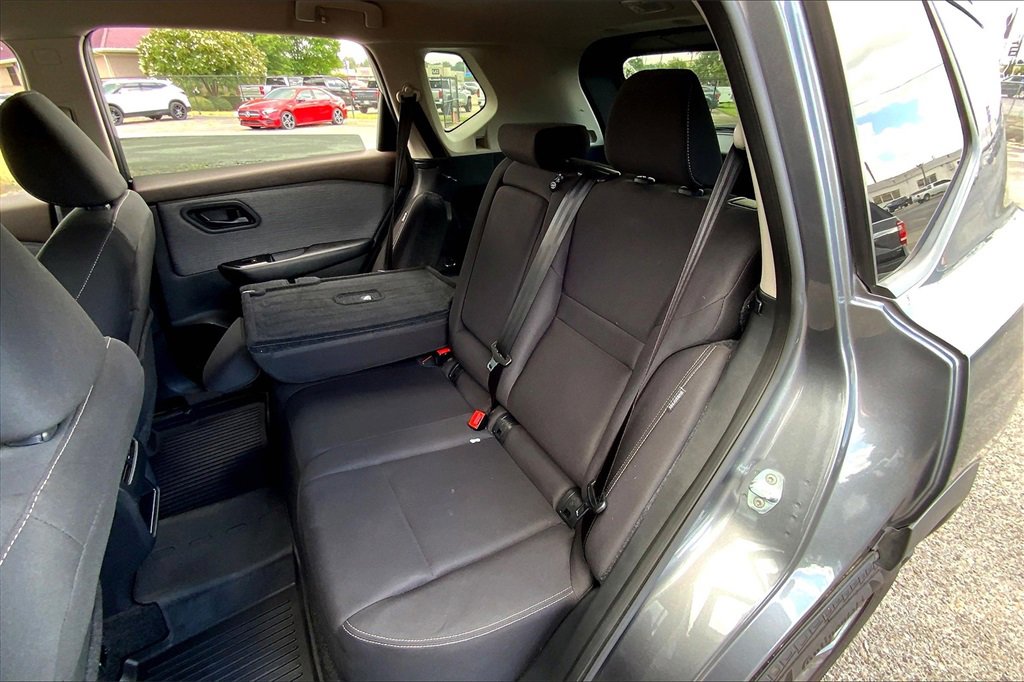 2023 Nissan Rogue S photo 25
