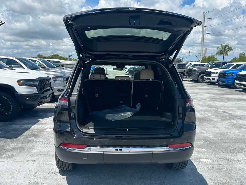 2025 Jeep Grand Cherokee Limited photo 27