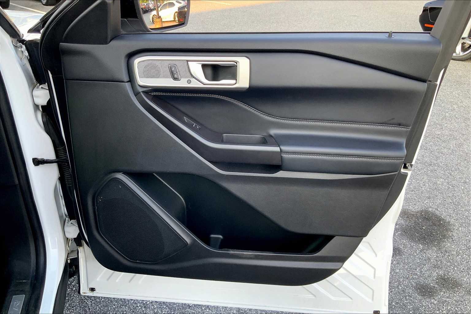 2020 Ford Explorer Limited photo 21