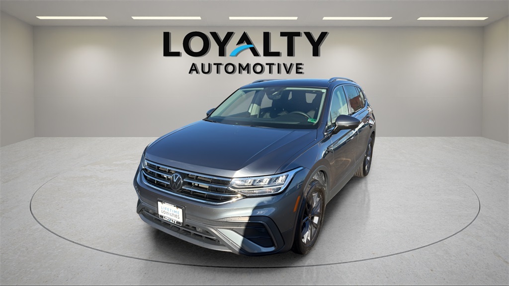 2022 Volkswagen Tiguan SE's photo