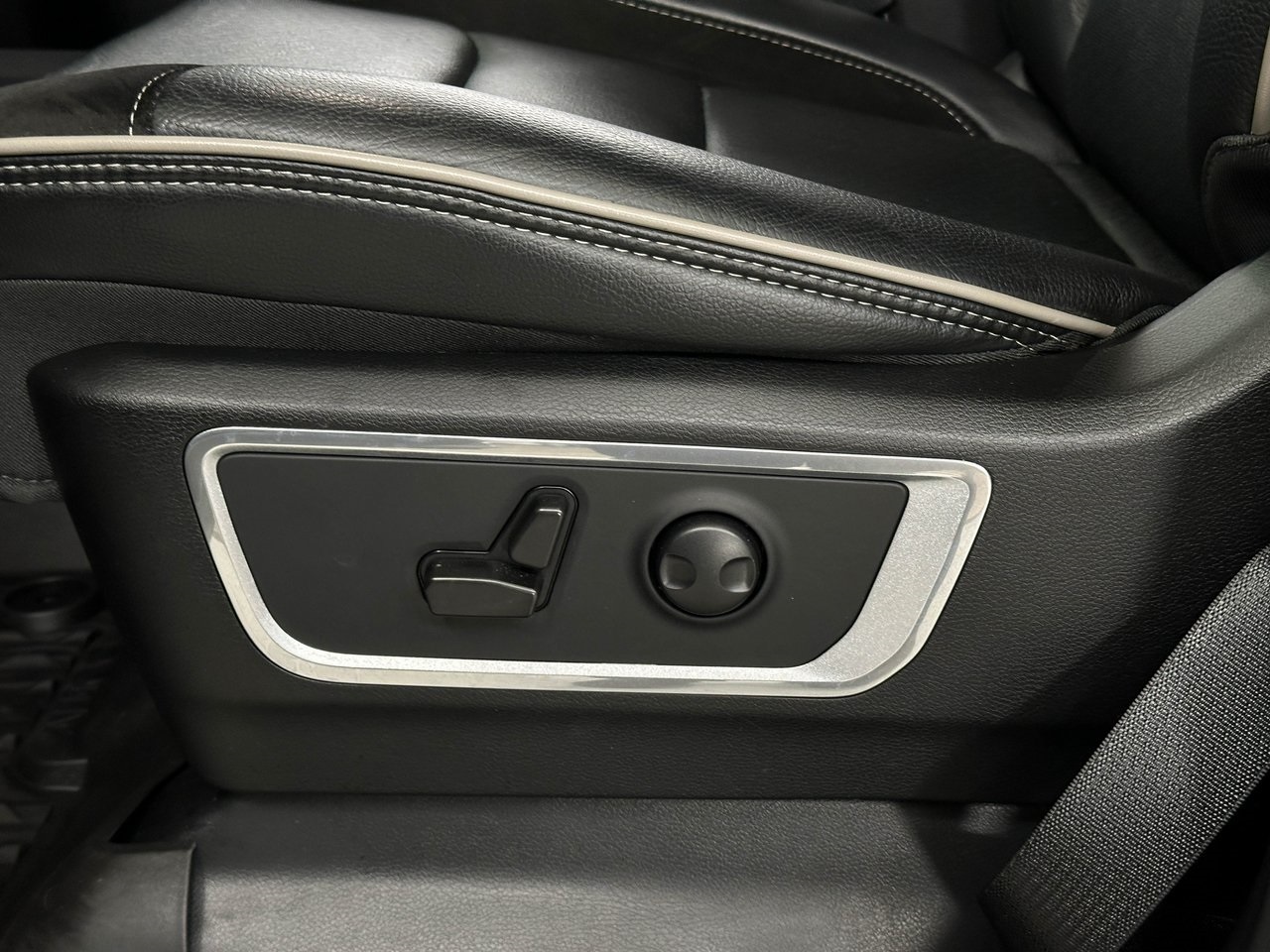 2022 Ram 1500 Laramie photo 15