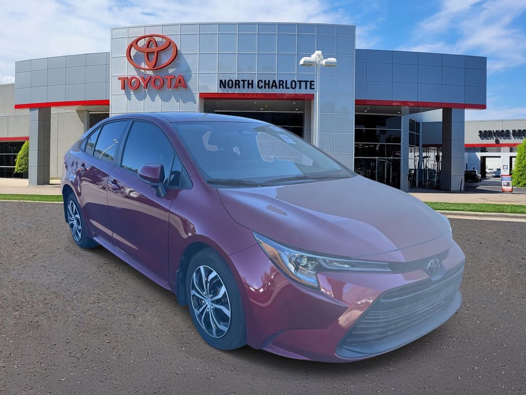 2025 Toyota Corolla LE's photo