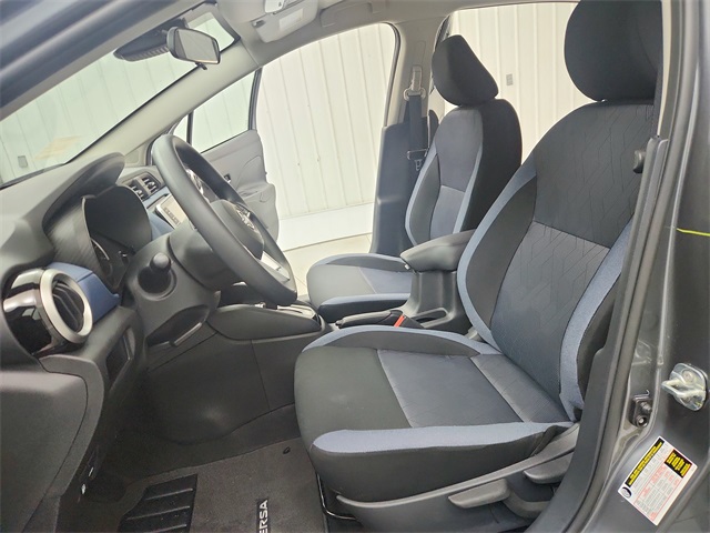 2025 Nissan Versa 1.6 SV photo 17