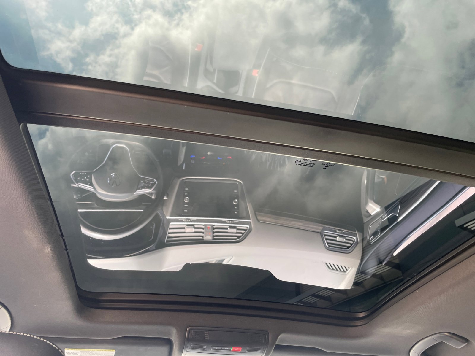 2023 Volkswagen Tiguan SEL R-Line Black photo 4