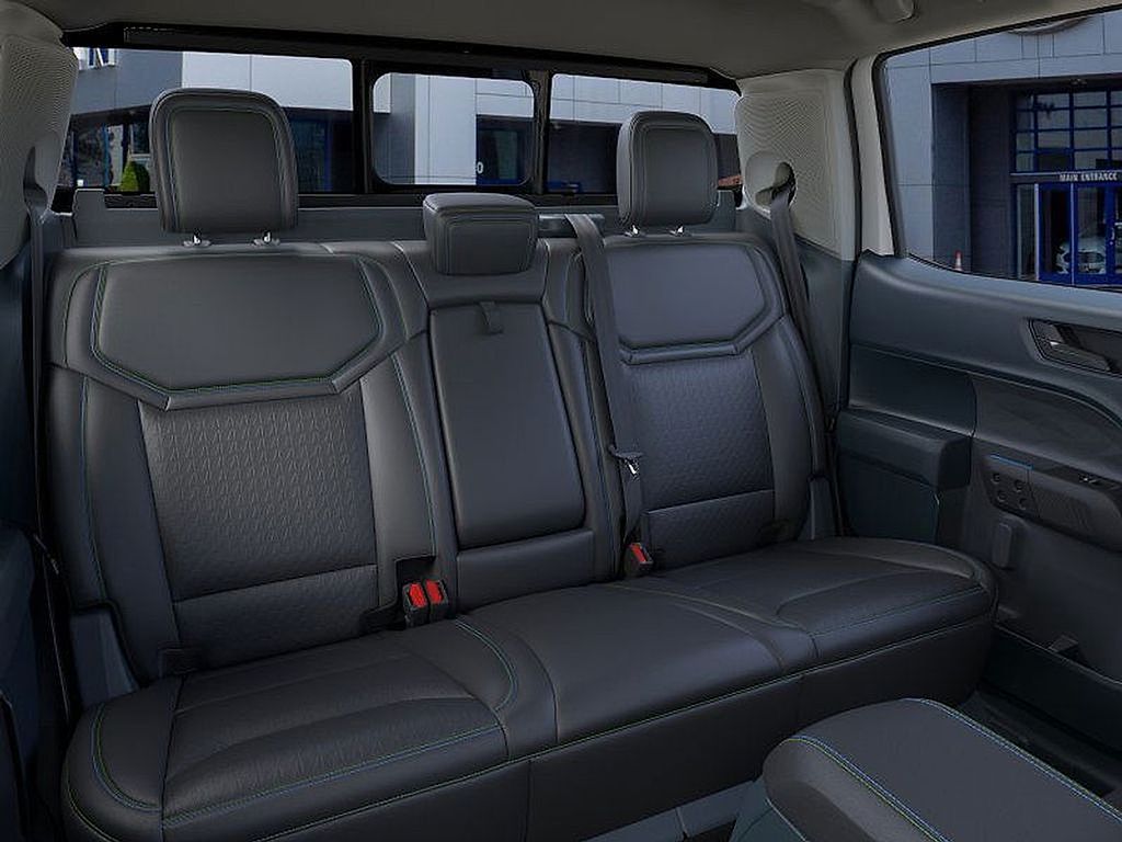 2025 Ford Maverick photo 10