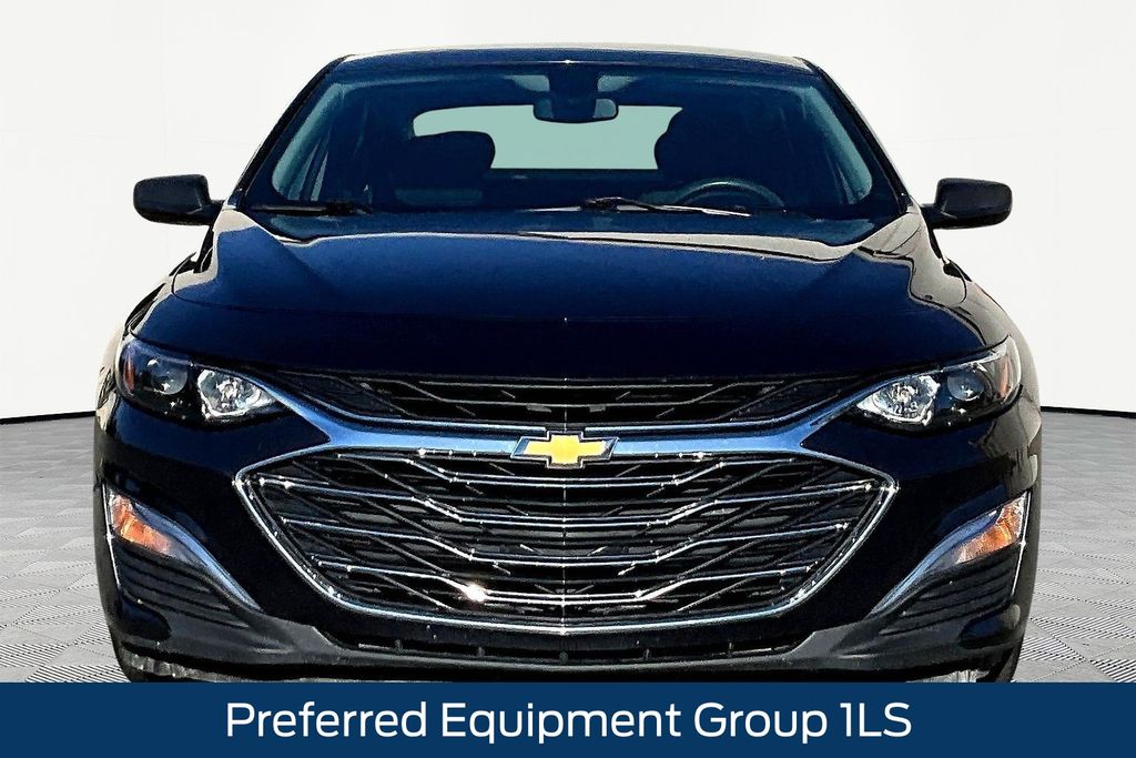 2022 Chevrolet Malibu LS photo 2