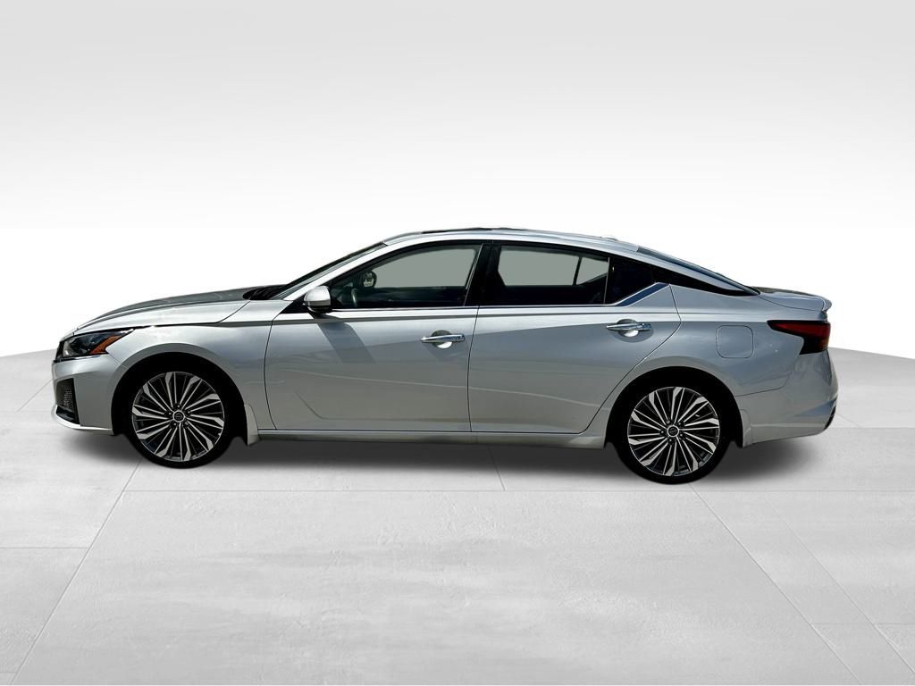 2024 Nissan Altima 2.5 SL photo 3