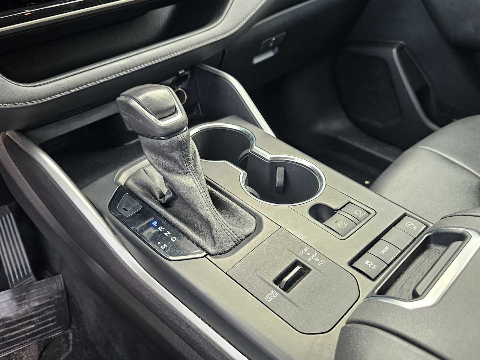 2022 Toyota Highlander XLE photo 22