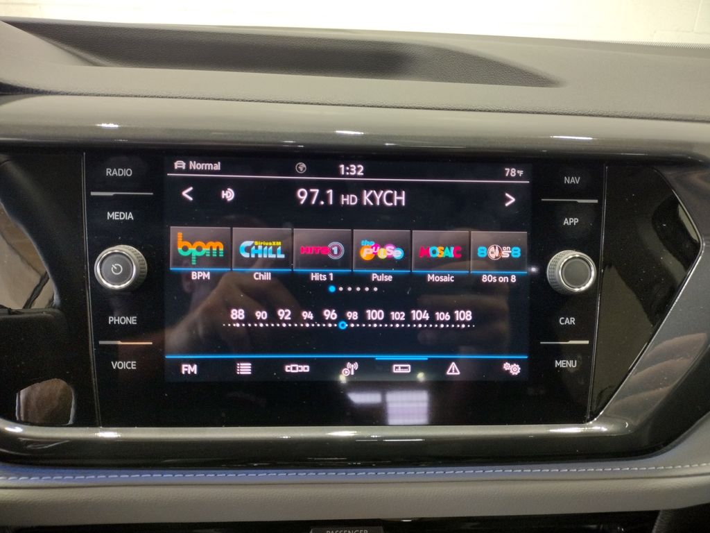 2024 Volkswagen Taos SEL photo 23