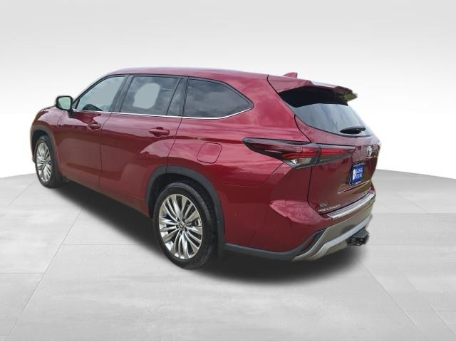 2024 Toyota Highlander Platinum photo 3