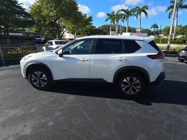 2023 Nissan Rogue SV's photo