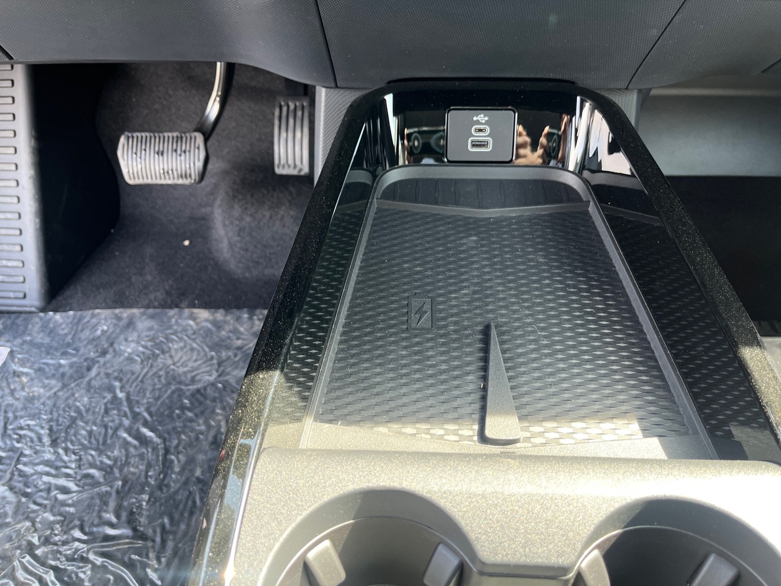 2025 Ford Mustang Mach-E Premium photo 14