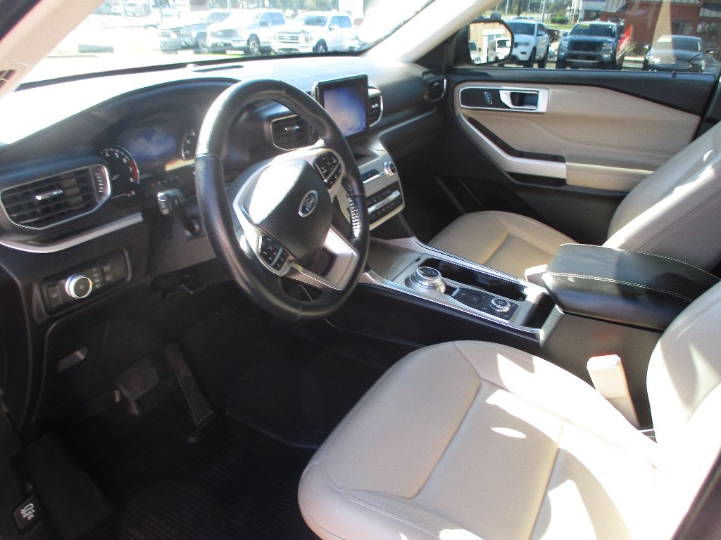 2021 Ford Explorer XLT photo 4
