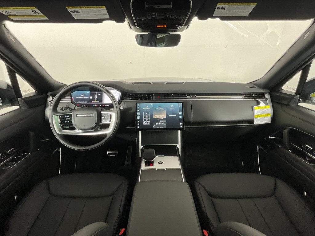 2025 Land Rover Range Rover SE photo 3