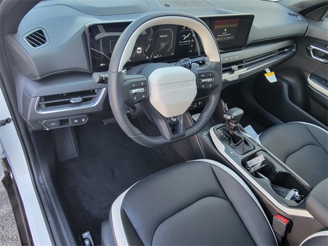 2025 Kia K4 GT-Line photo 11