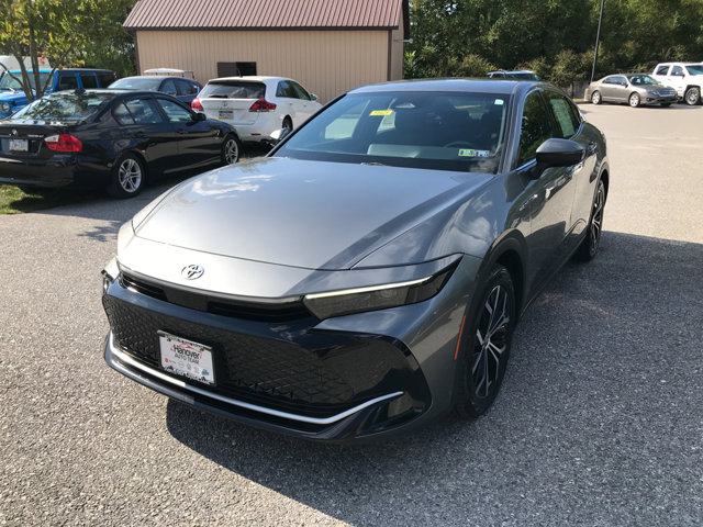2023 Toyota Crown XLE photo 4