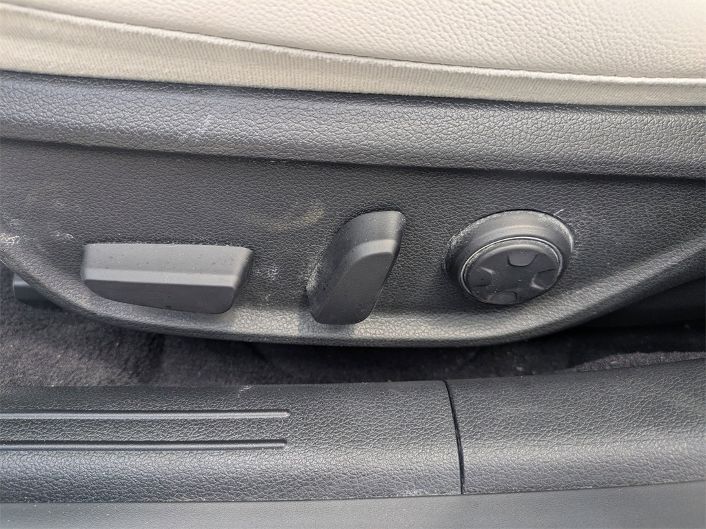 2025 Genesis G70 2.5T photo 19