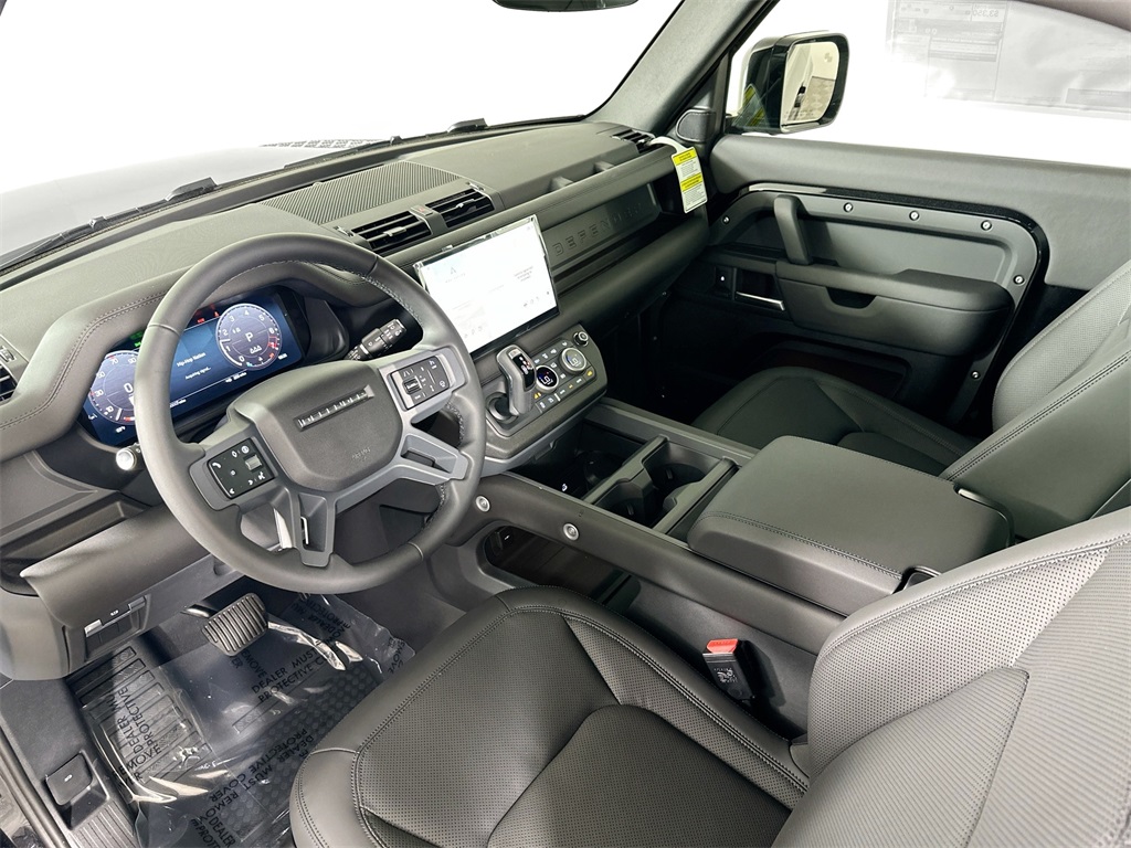 2025 Land Rover Defender 90 X-Dynamic SE photo 10