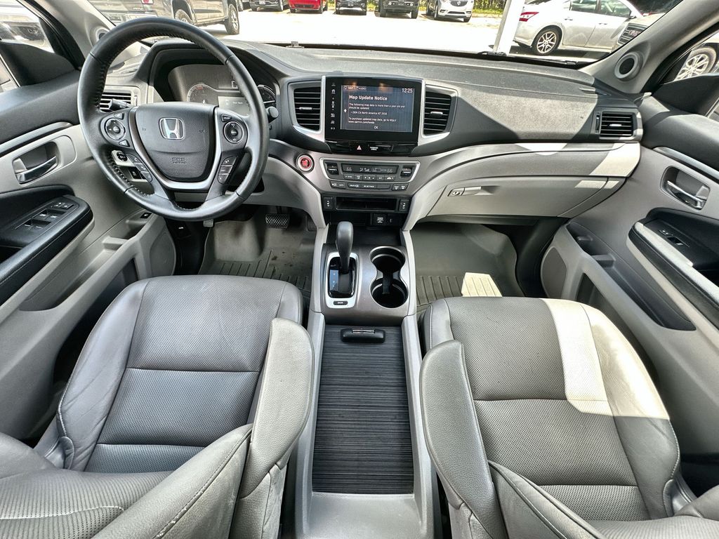 2017 Honda Ridgeline RTL-T photo 19