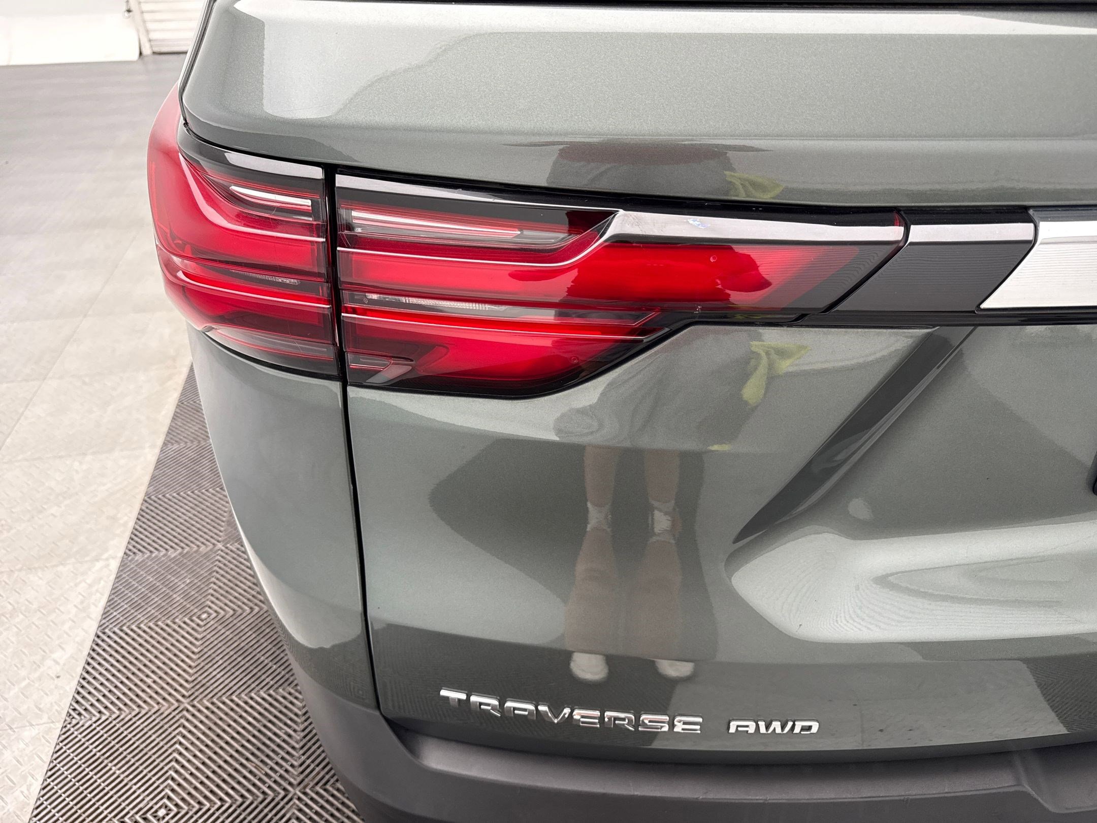 2023 Chevrolet Traverse Leather photo 12