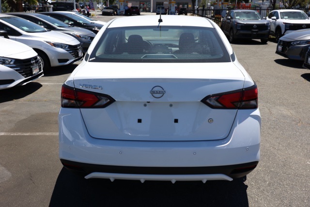 2025 Nissan Versa S photo 4