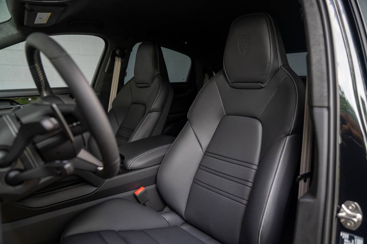 2025 Porsche Cayenne Turbo GT photo 5