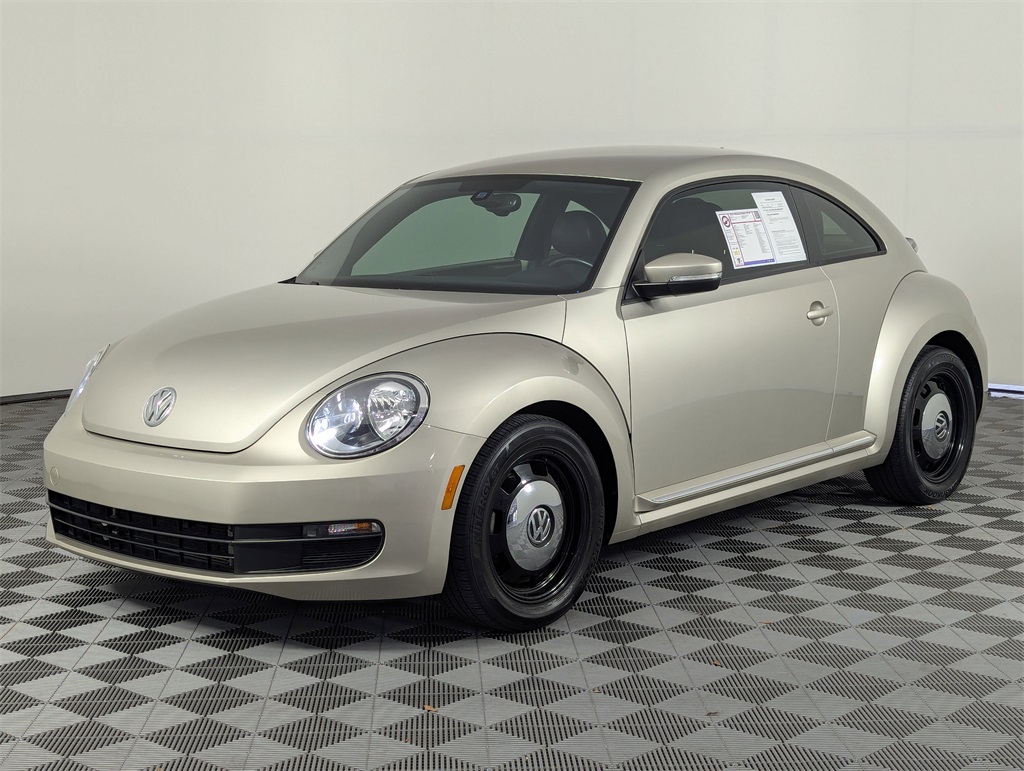 2016 Volkswagen Beetle 1.8T SE photo 2